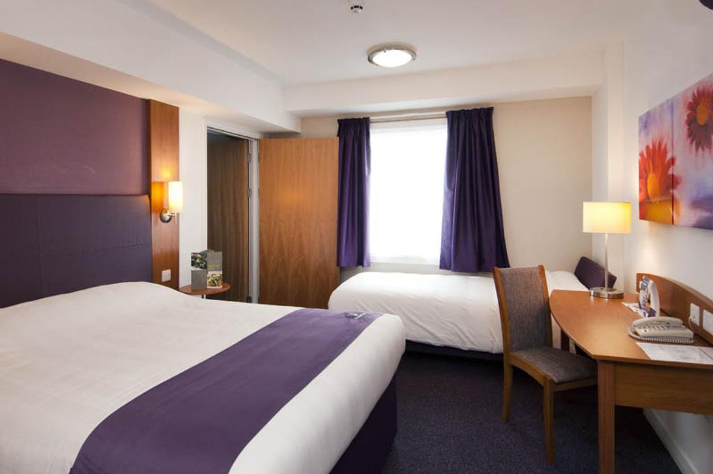 Premier Inn Exeter Central St. Davids Room photo